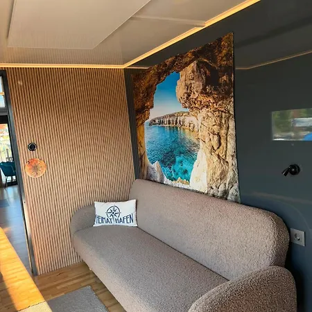 Hausboot Traumfaenger 1 Mit Sonnendeck Nyaraló